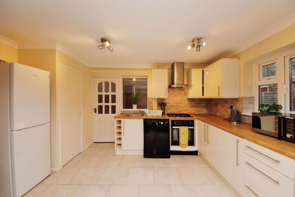 Beautiful Home Close To Town Free Netflix, Wifi Solihull Zewnętrze zdjęcie
